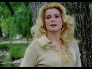 Video Catherine Deneuve - Casotto Beach House (1977)