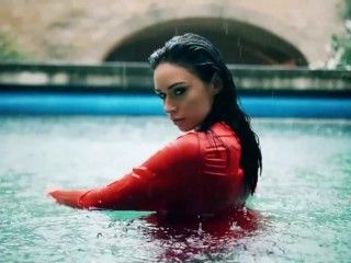 Video Clare Richards Wet Red Dress