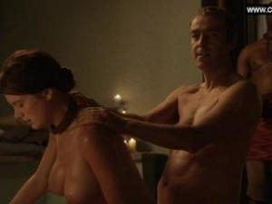 Video Lucy Lawless Y Lesley-ann Brandt Desnudas En Spartacus
