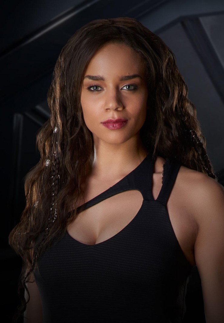 Hannah john kamen nua