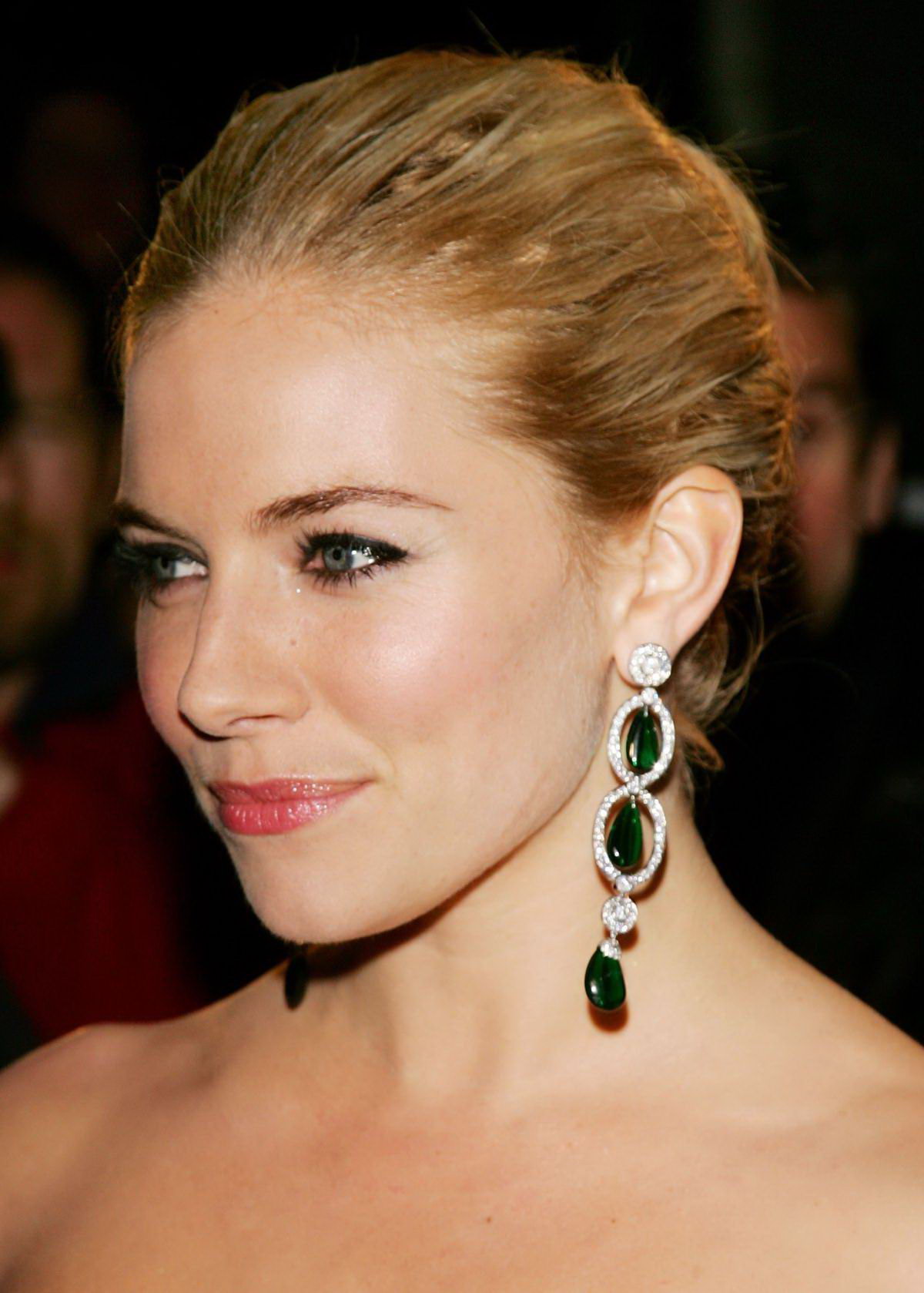 https://www.imperiodefamosas.com/Fotos/Sienna_Miller/Sienna_Miller_136.jpg