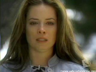 Holly Marie Combs [544x408] [20.13 kb]