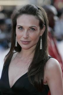 Claire Forlani [2336x3504] [366.98 kb]