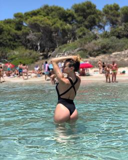 Nadia Jémez en Bikini [1080x1350] [352.35 kb]