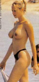 Anna Falchi en Topless [315x652] [22 kb]