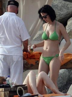 Katy Perry in Bikini [1200x1604] [176.11 kb]