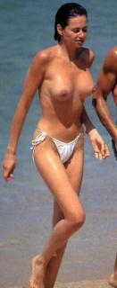 Esther Arroyo en Topless [248x603] [20.28 kb]