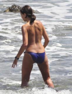 Marta Fernández Vázquez en Topless [423x550] [31.72 kb]