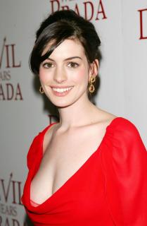 Anne Hathaway [1963x3000] [470.27 kb]