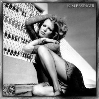 Kim Basinger [612x612] [81.17 kb]