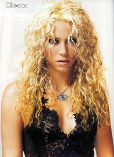 Shakira [800x1100] [190.91 kb]