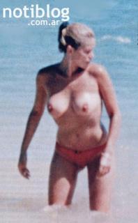 Nazarena Vélez in Topless [348x561] [27.45 kb]