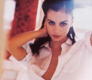 Mia Kirshner [618x541] [49.02 kb]