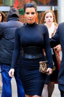 Kim Kardashian [1200x1800] [317.04 kb]
