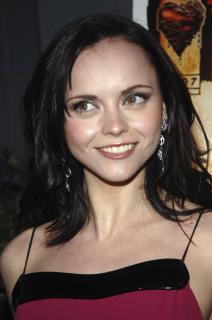 Christina Ricci [1995x3000] [453.16 kb]